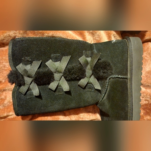 Koolaburra Womens Tall Black Bow Ugg Boots Size 10 - Picture 6 of 8